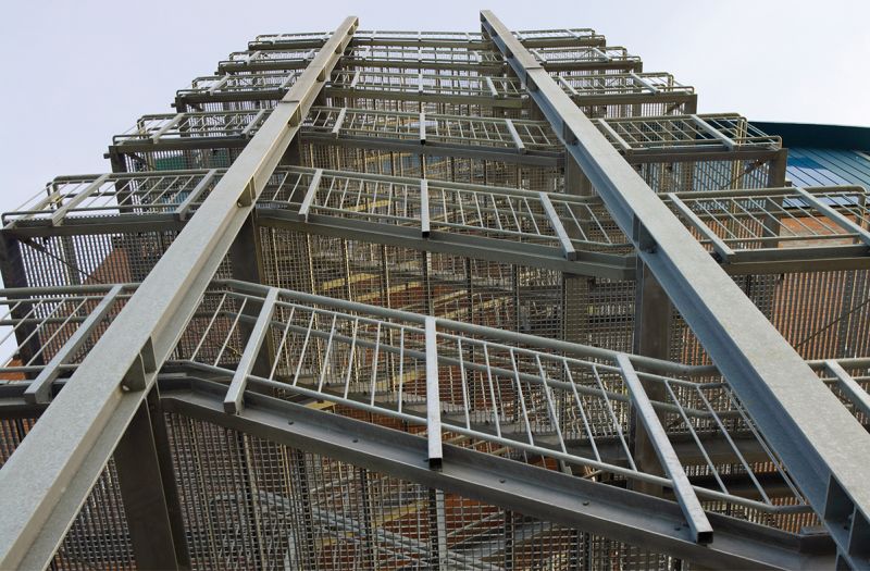 Treppenturm mit vier Stützen