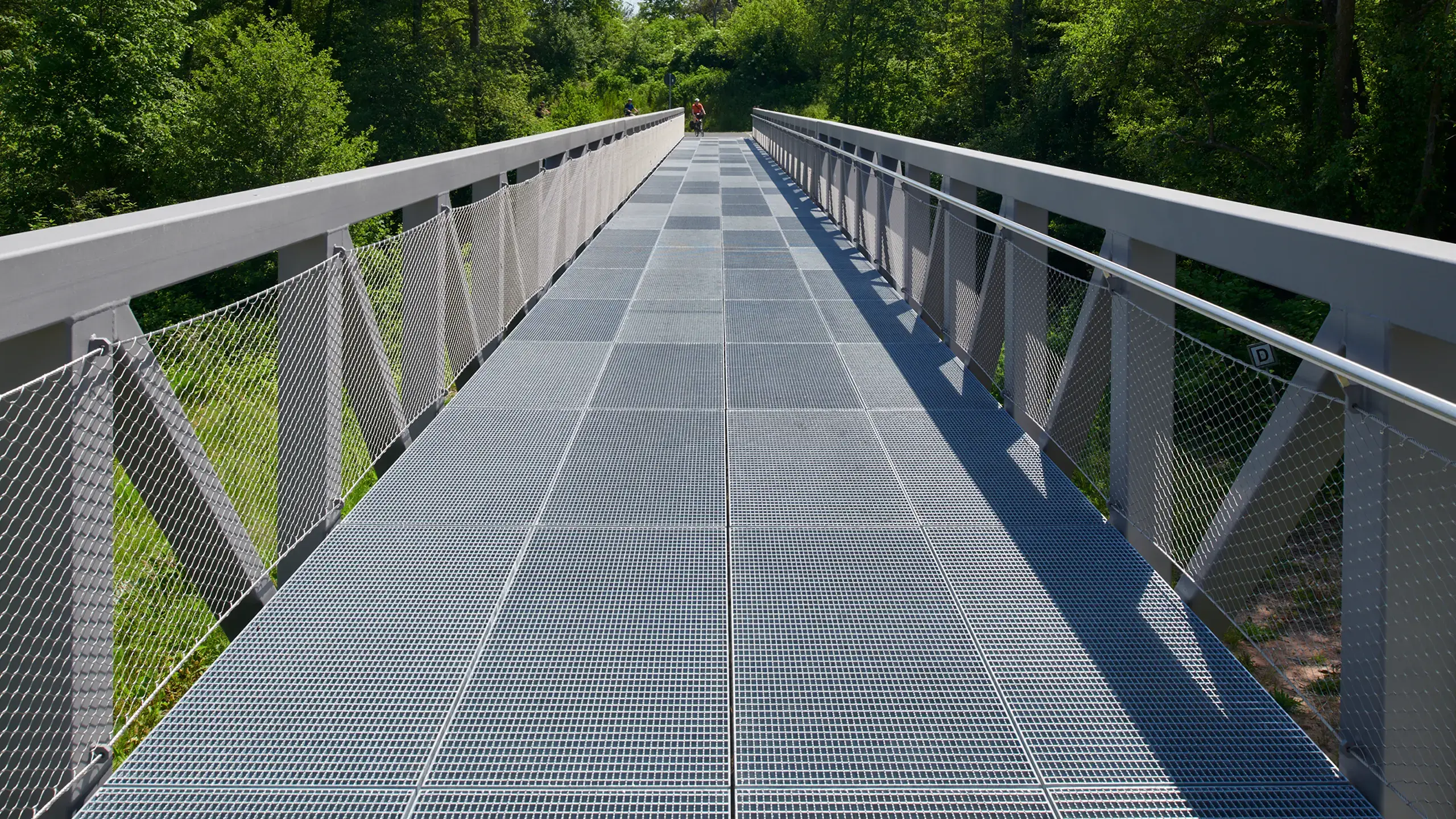 Inspiration & Projekte: Mittenberg foot and cycle path bridge
