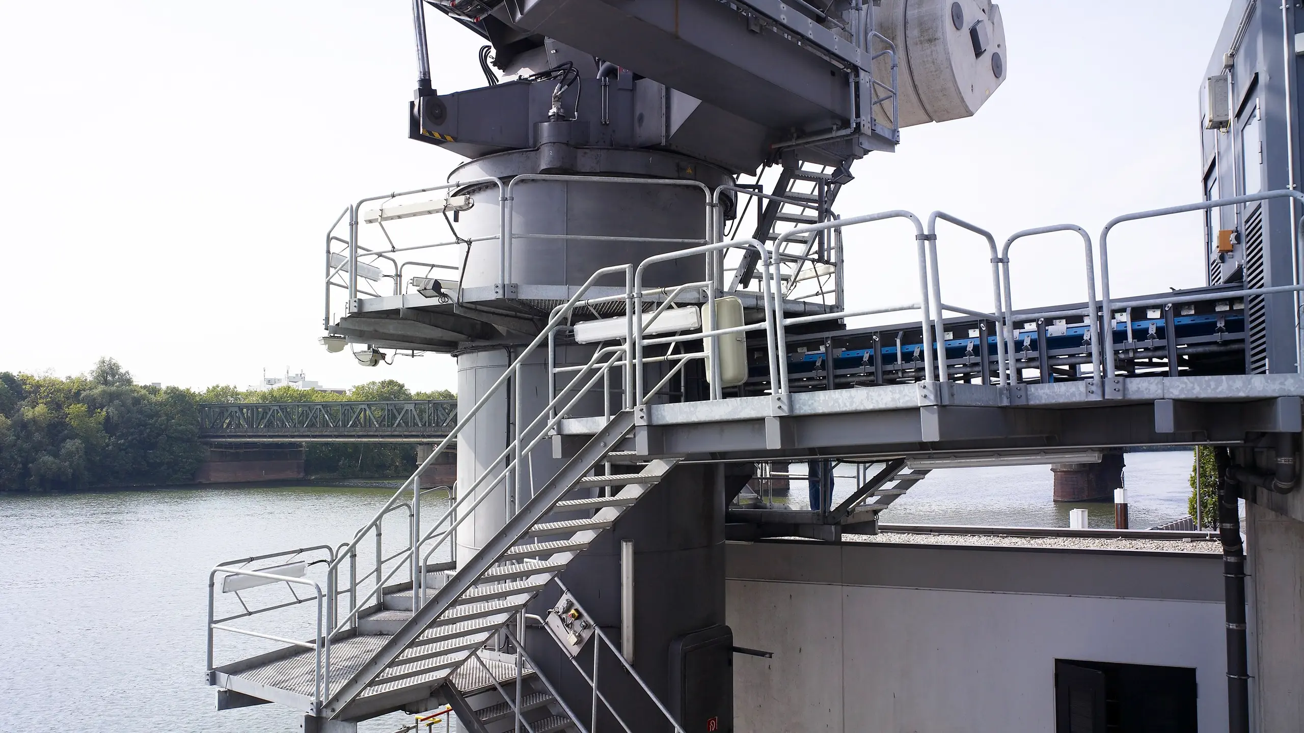 Inspiration & Projekte: Mainova ship unloader