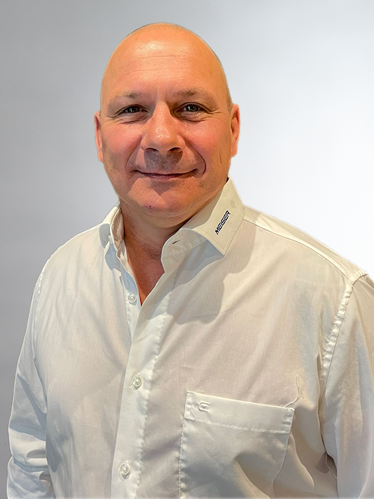 Portrait Photo of the Contact Person